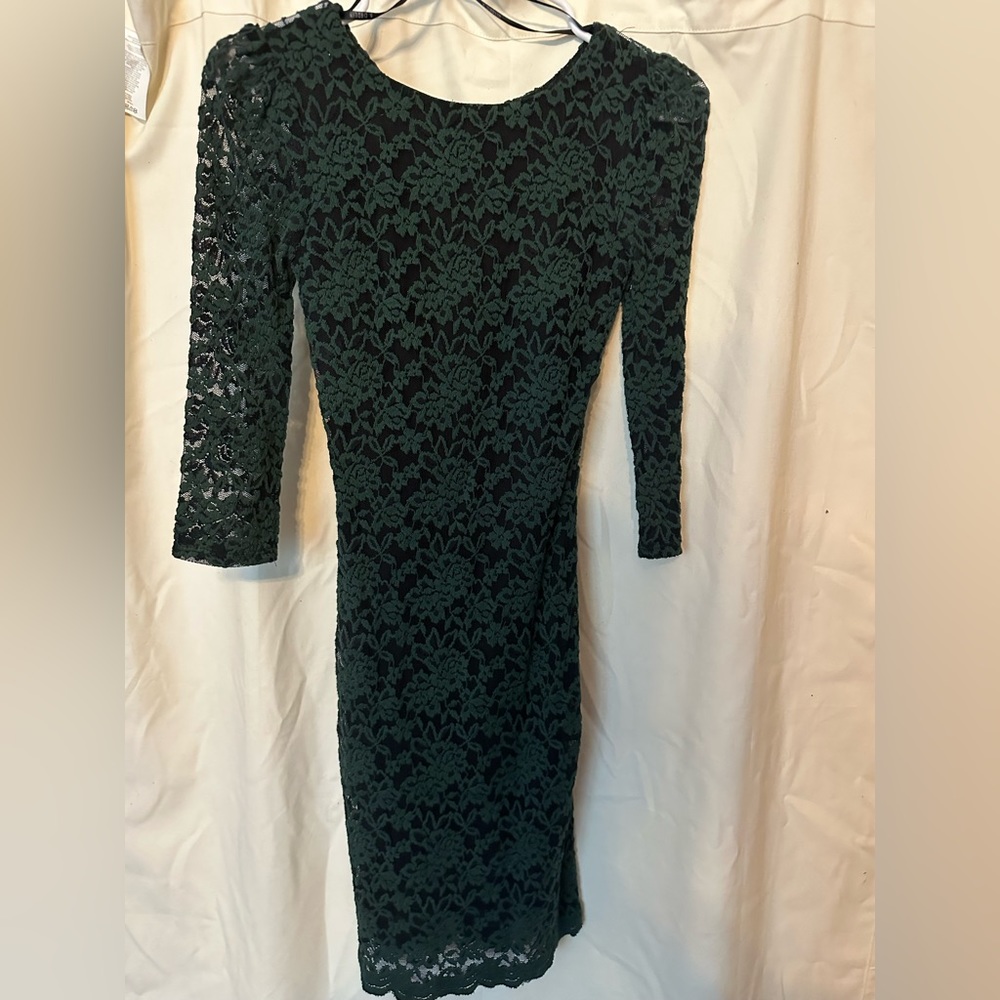 Green backless lace dress